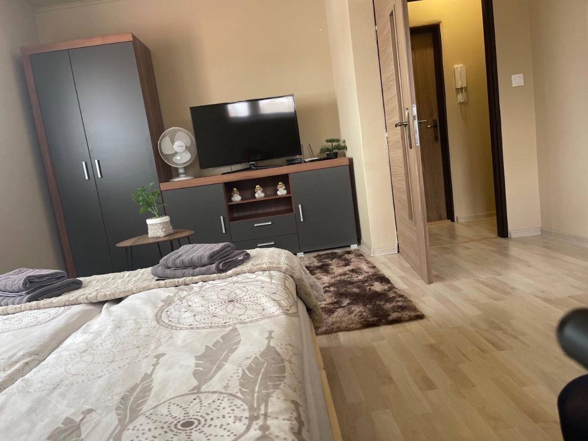 Garzon/ Studio Apartment Sahy Екстериор снимка