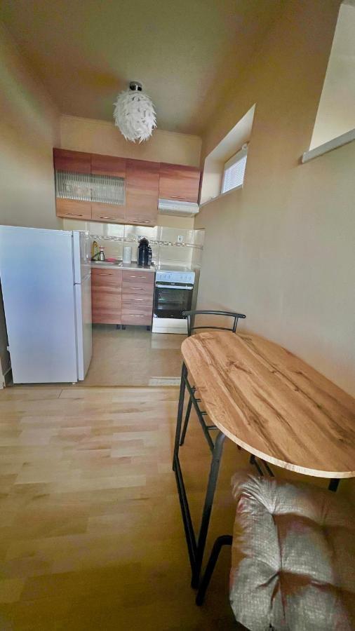 Garzon/ Studio Apartment Sahy Екстериор снимка